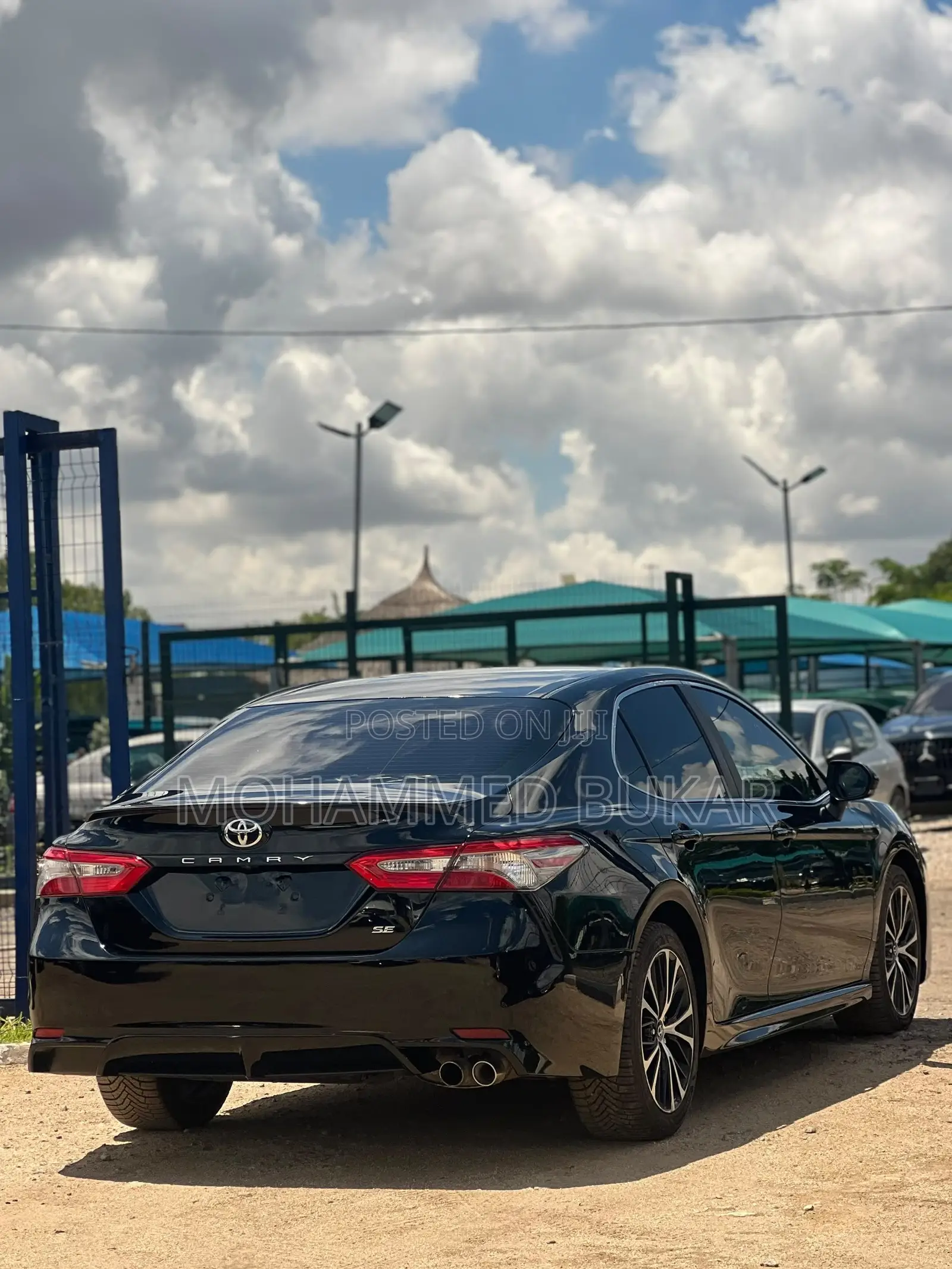 Toyota Camry SE FWD (2.5L 4cyl 8AM) 2018 Black
