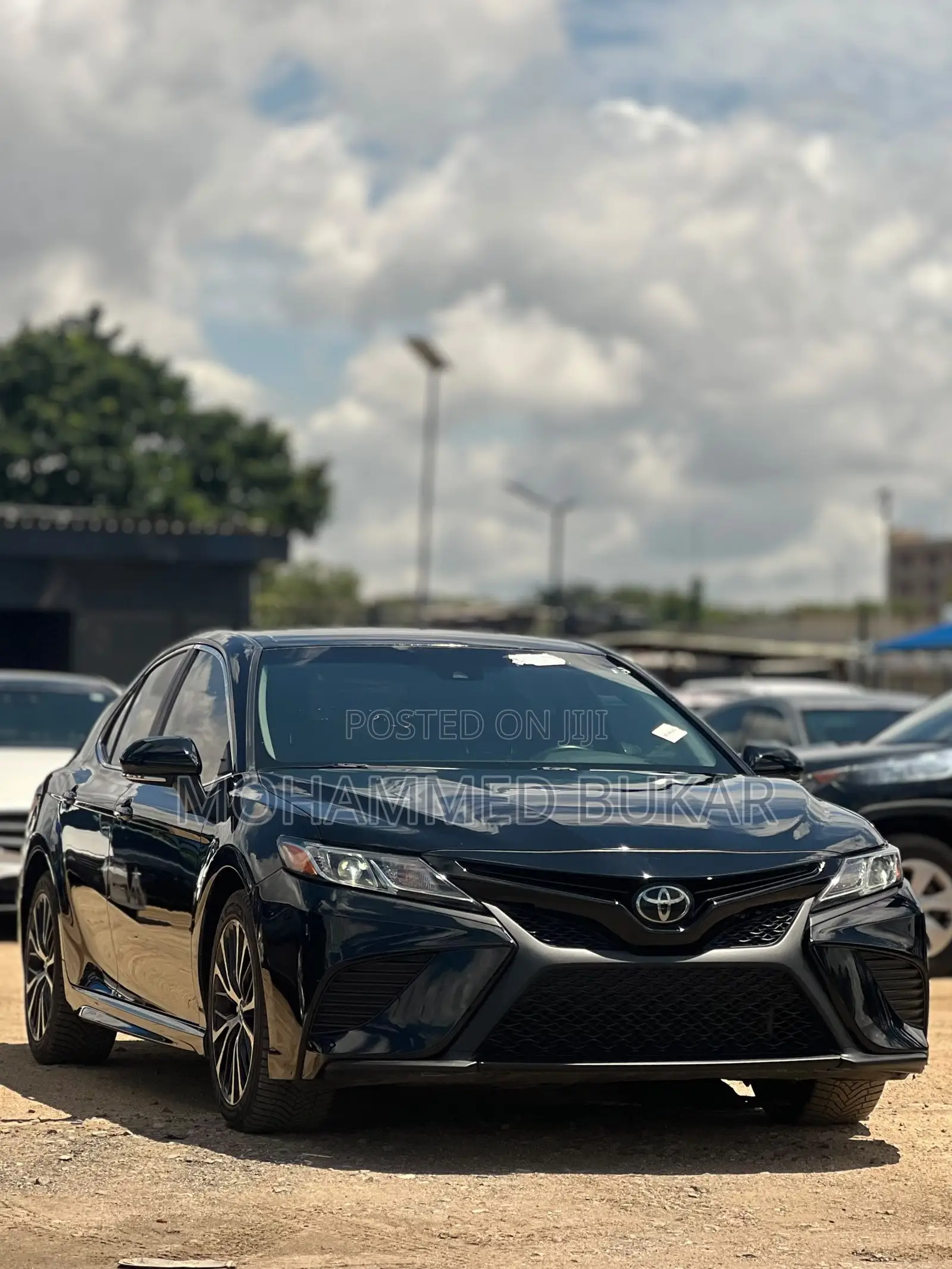 Toyota Camry SE FWD (2.5L 4cyl 8AM) 2018 Black