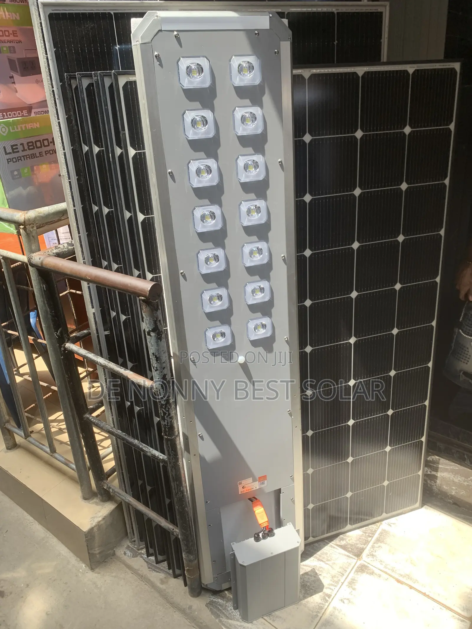 D2 100watts Felicity Solar Street Light