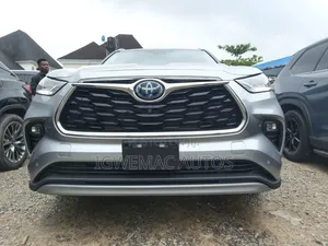 Toyota Highlander Platinum 2025 Silver