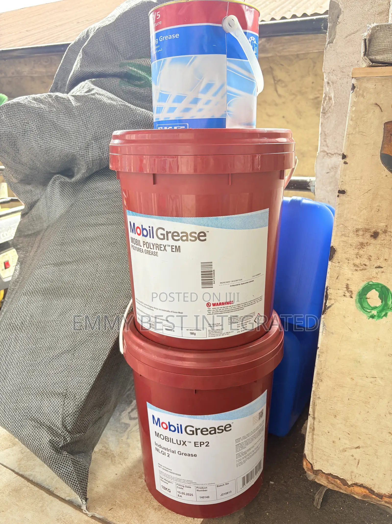 Mobil PolyrexTM EM Polyurea Grease