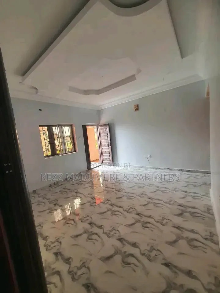 5bdrm Block of Flats in Gated Estate Sars Rd, New Layout for sale