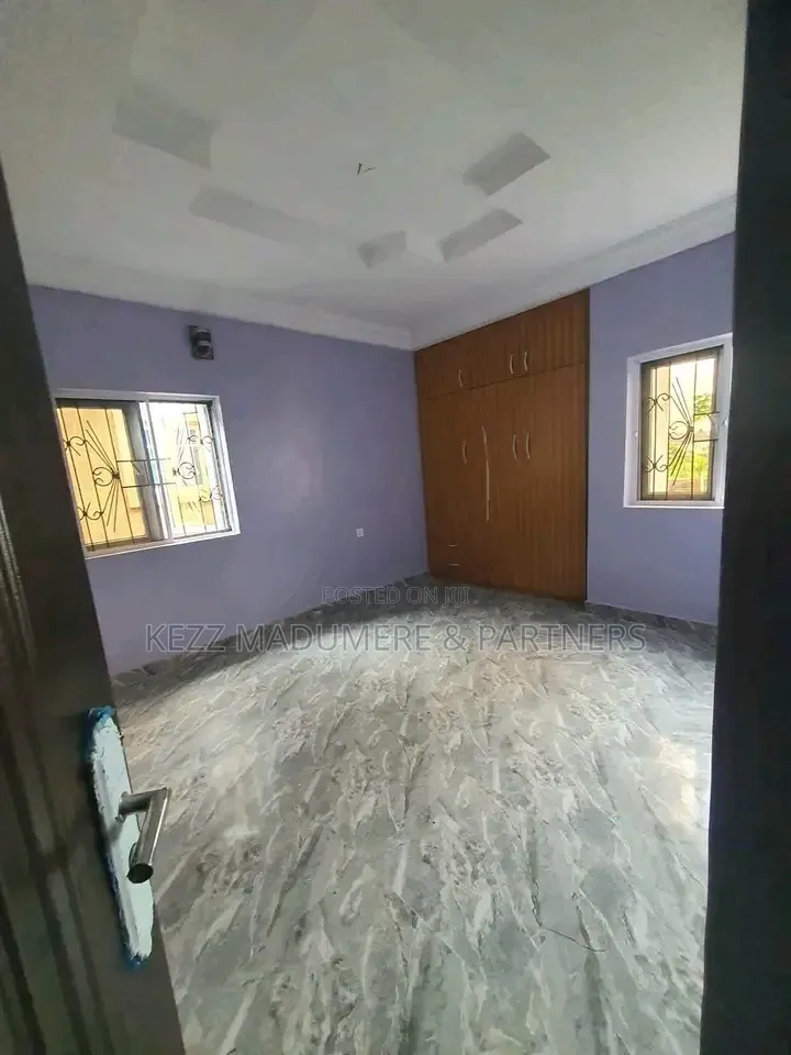 5bdrm Block of Flats in Gated Estate Sars Rd, New Layout for sale