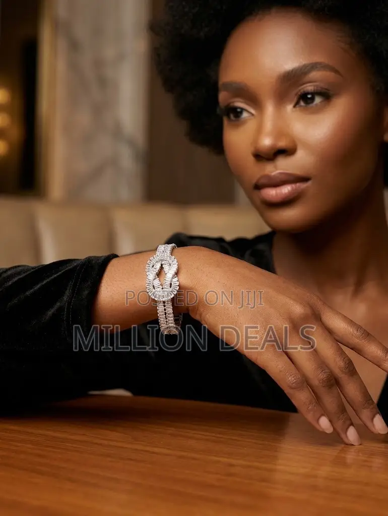 Sparkling Infinity Knot Tennis Edition Female Bracelet Silver