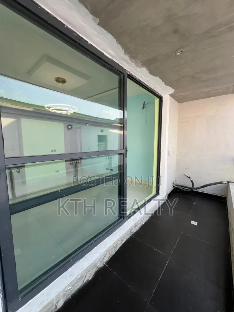 3bdrm Apartment in Lekki Phase 1 for sale