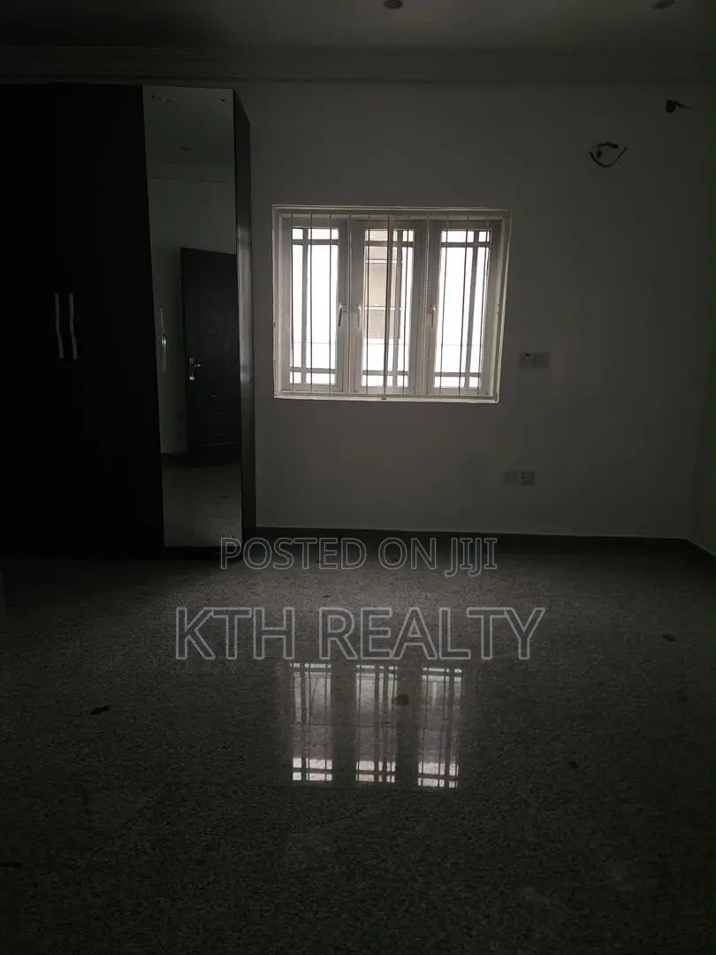 4bdrm Duplex in Lekki Phase 1 for rent