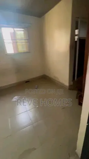 Mini Flat in Akoka for rent