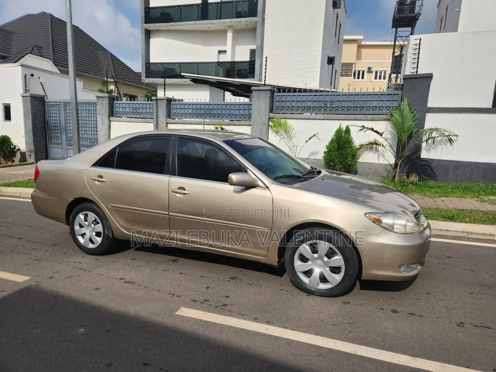 Toyota Camry 2004 Gold