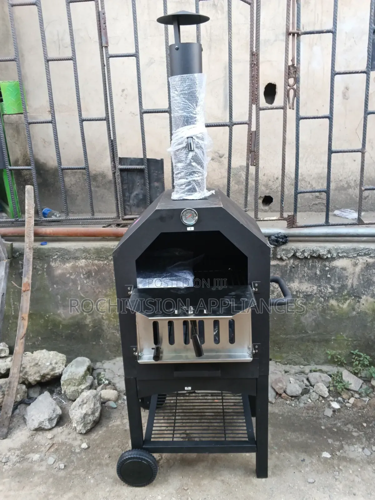 Charcoal and Firewood Freestanding BBQ GRILL With Pizza Oven Barbecue