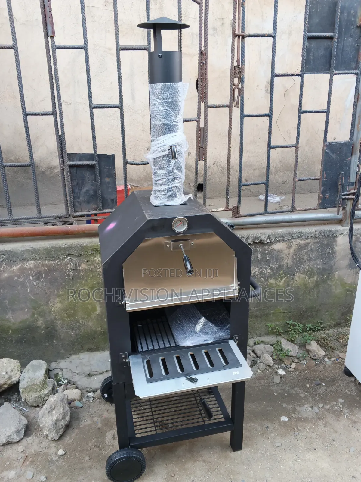 Charcoal and Firewood Freestanding BBQ GRILL With Pizza Oven Barbecue
