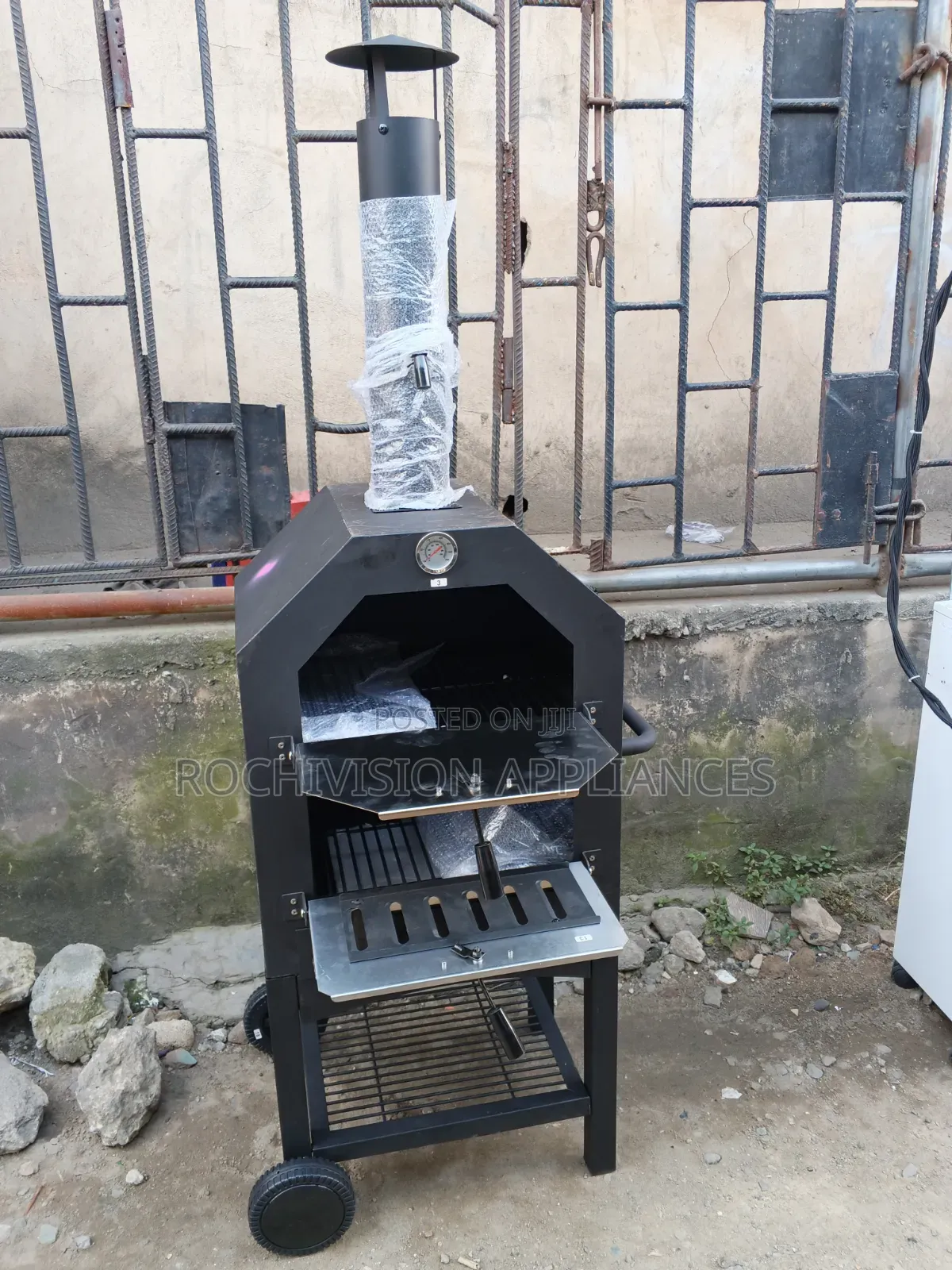 Charcoal and Firewood Freestanding BBQ GRILL With Pizza Oven Barbecue
