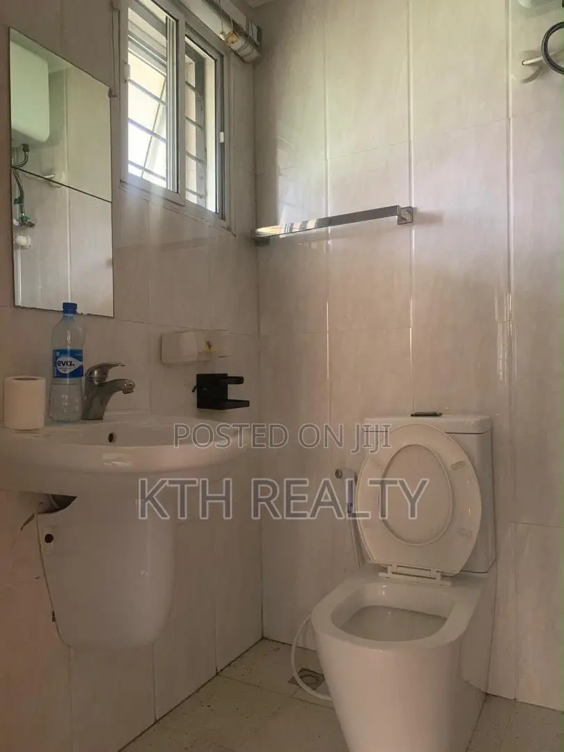 3bdrm Apartment in Lekki Phase 1 for rent