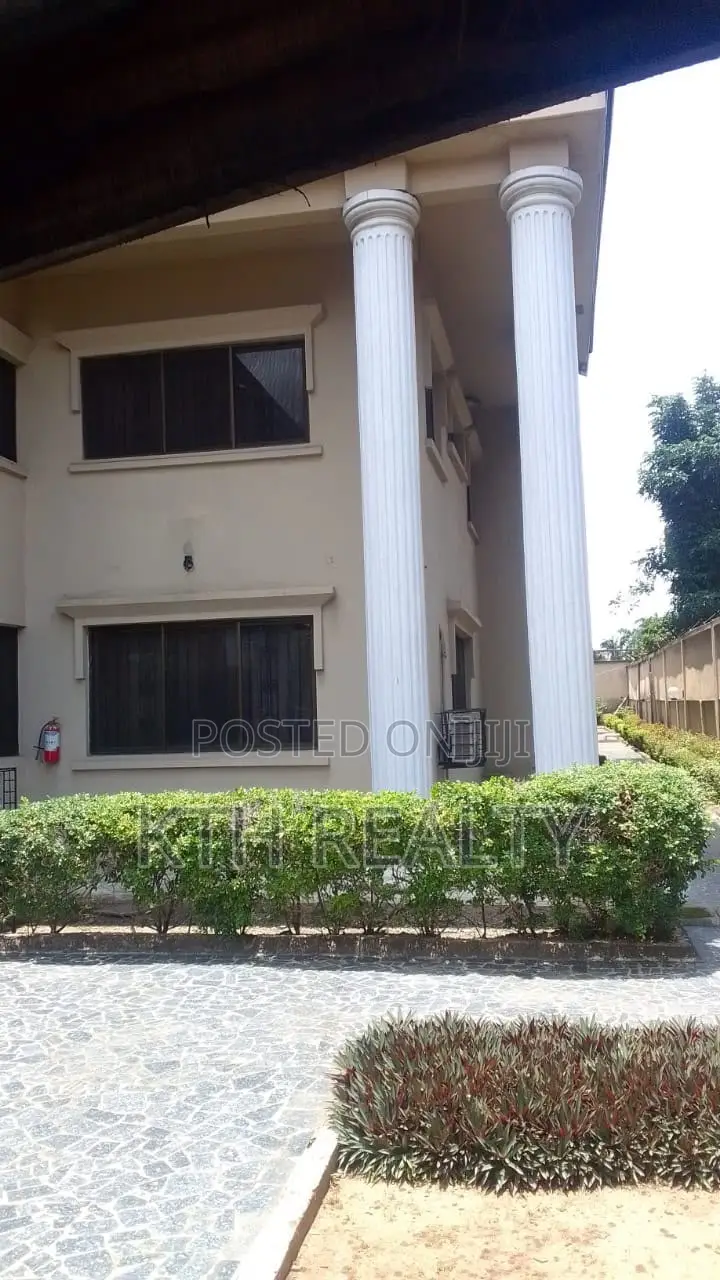 9bdrm Duplex in Abacha Estate for rent