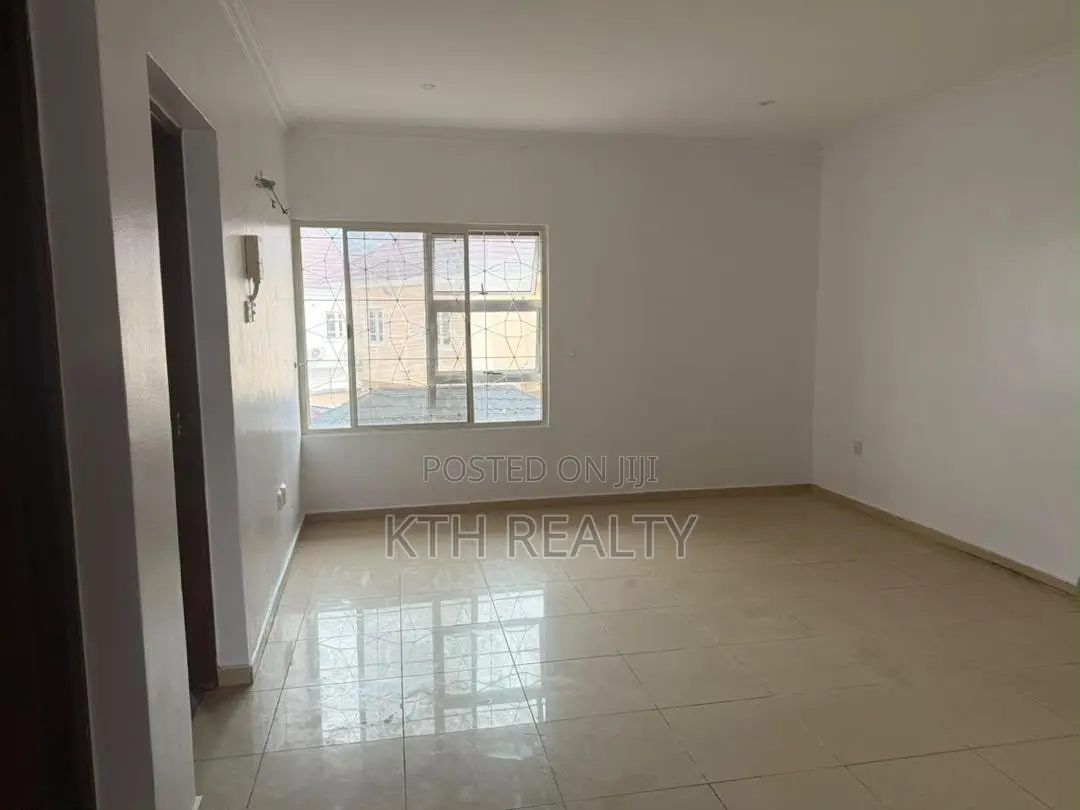 3bdrm Townhouse / Terrace in Lekki Phase 1 for rent