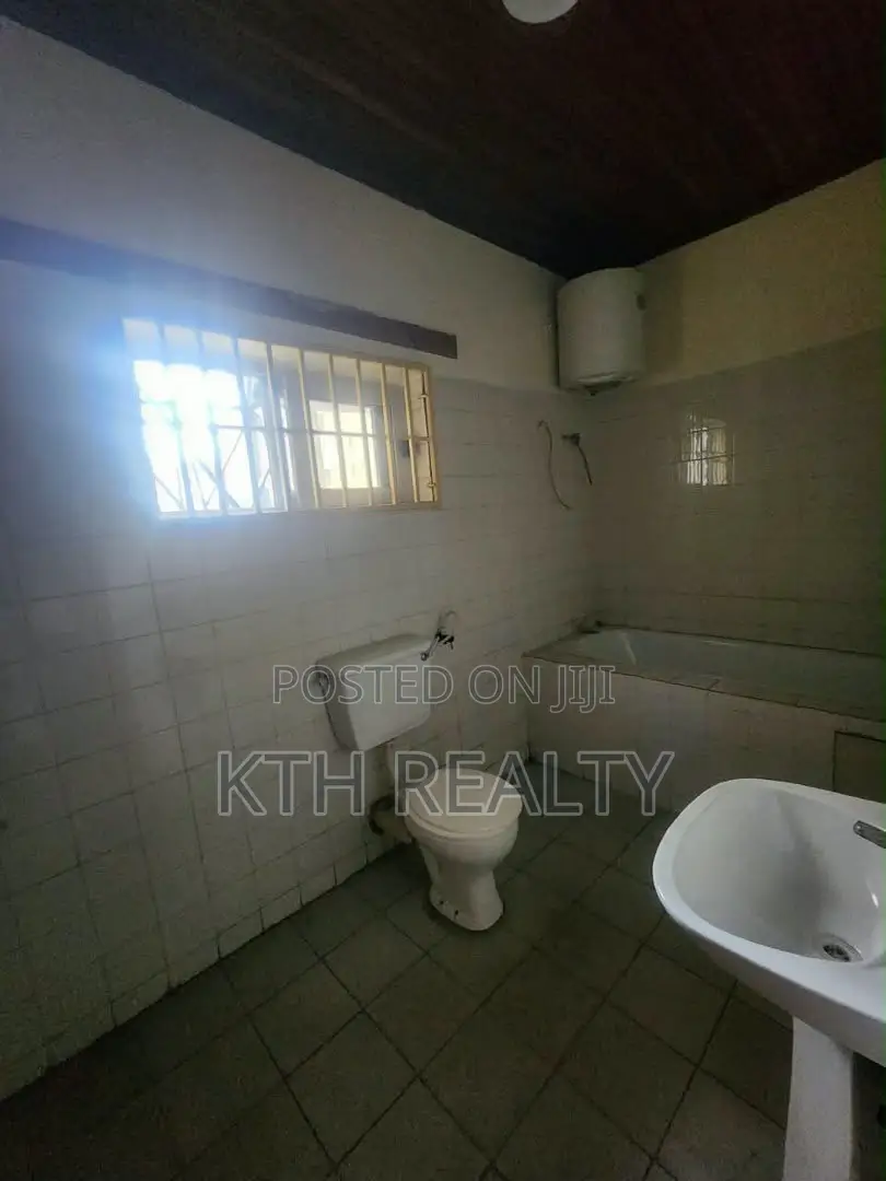 Five 5 Bedroom Semi Detached Office Building