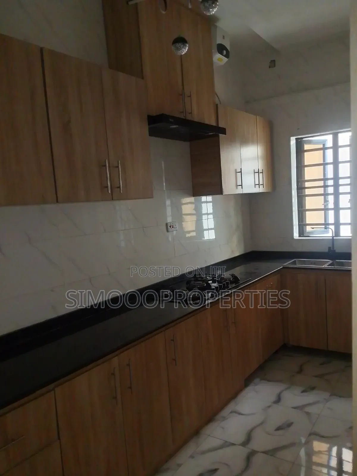 1bdrm Block of Flats in Lakowe for rent
