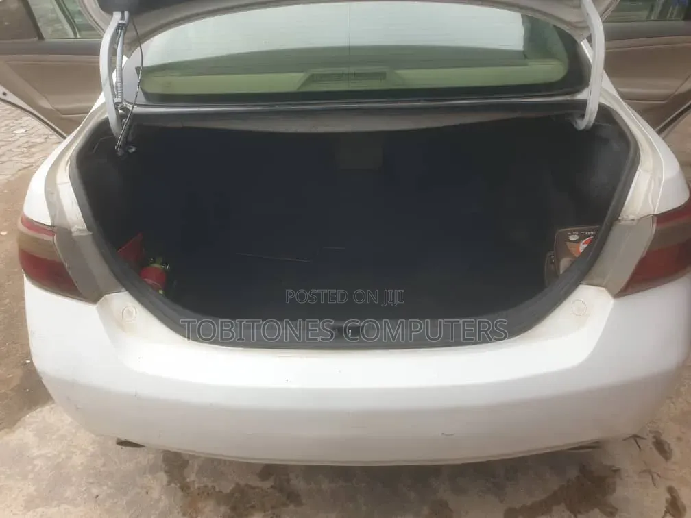 Toyota Camry LE V6 4dr Sedan (3.5L 6cyl 6AM) 2008 White