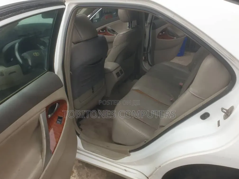 Toyota Camry LE V6 4dr Sedan (3.5L 6cyl 6AM) 2008 White