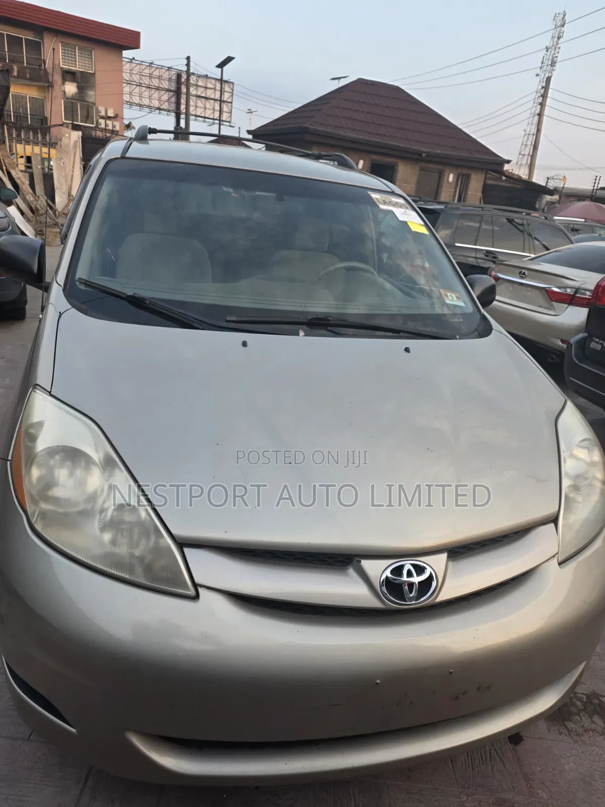 Toyota Sienna LE 4WD 2007 Gold