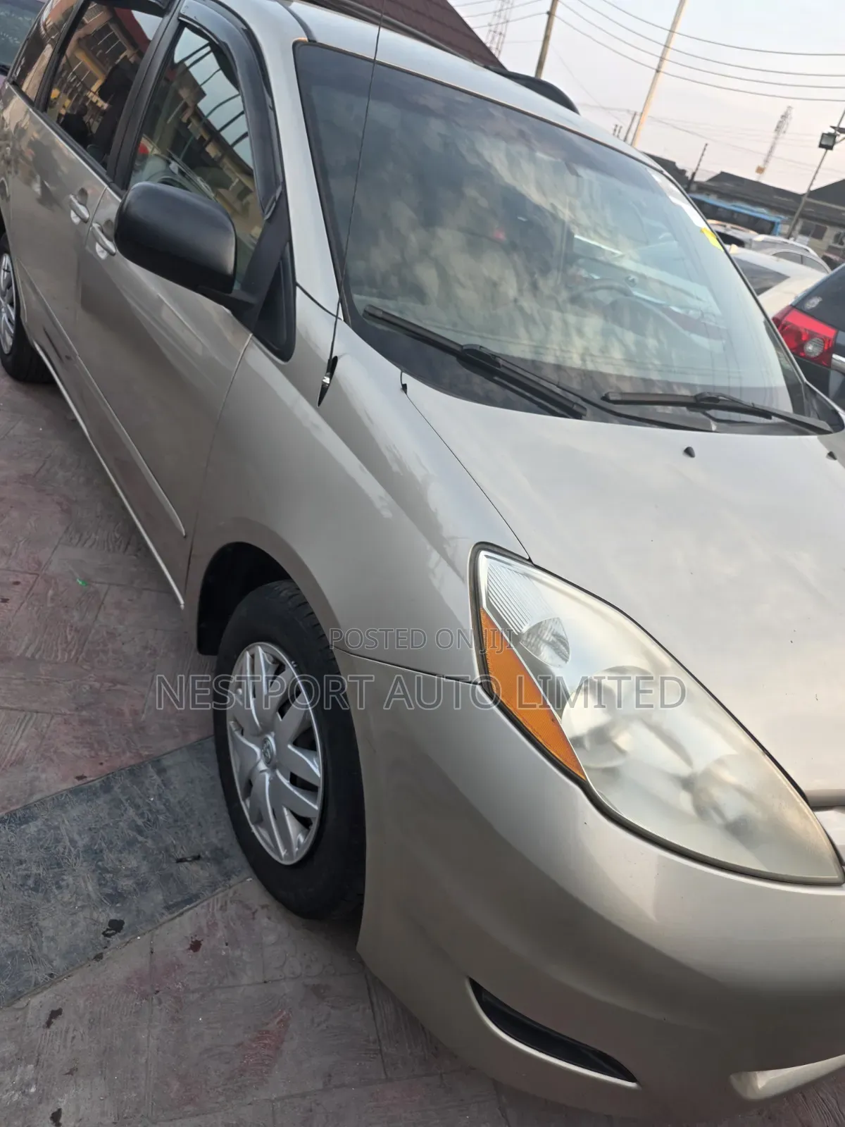 Toyota Sienna LE 4WD 2007 Gold