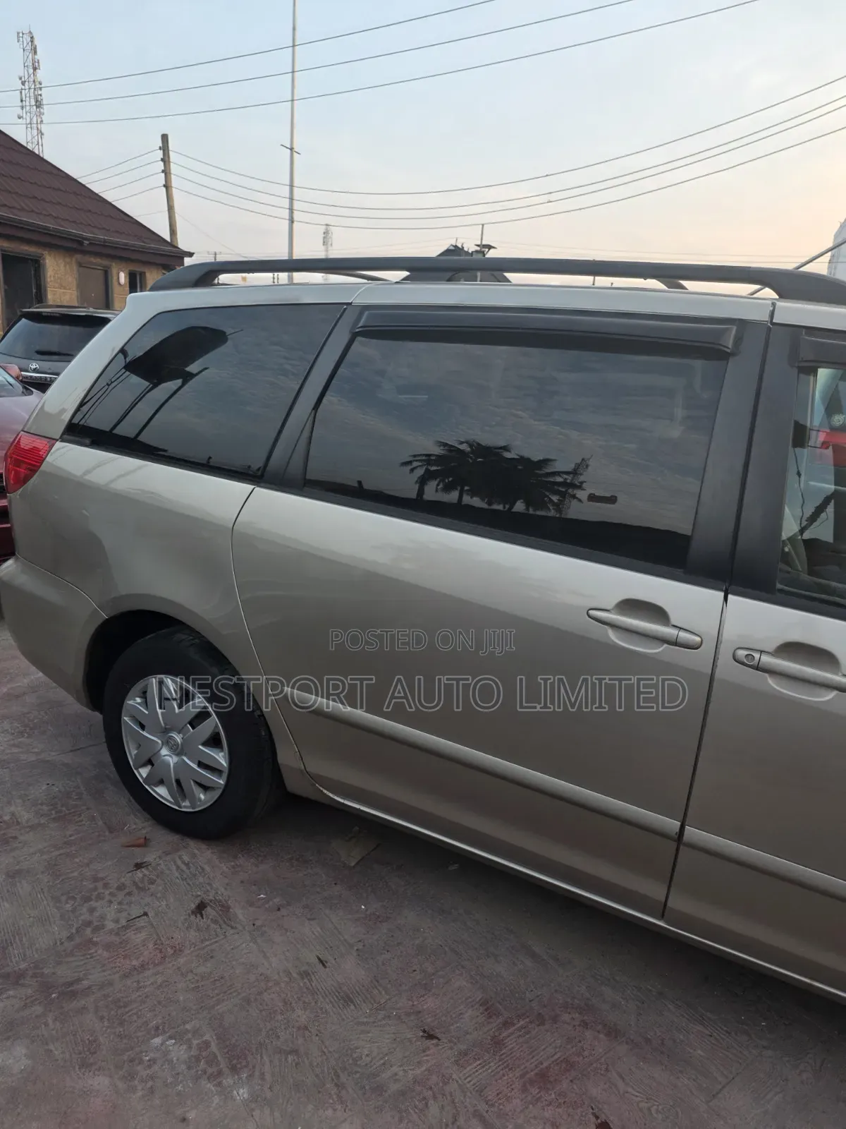 Toyota Sienna LE 4WD 2007 Gold