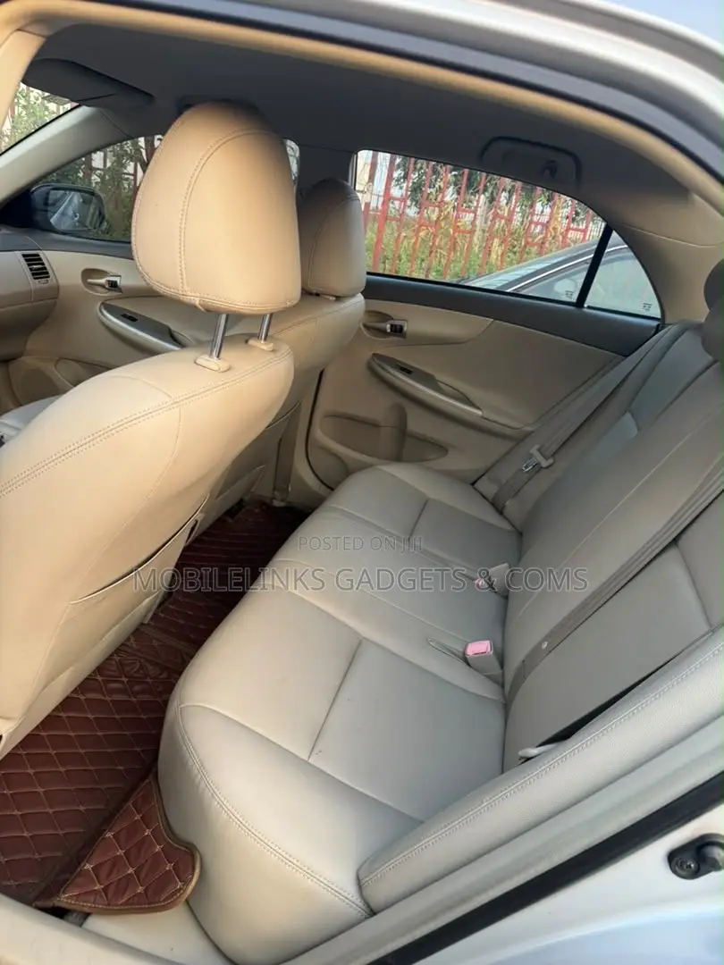 Toyota Corolla 2008 Gray