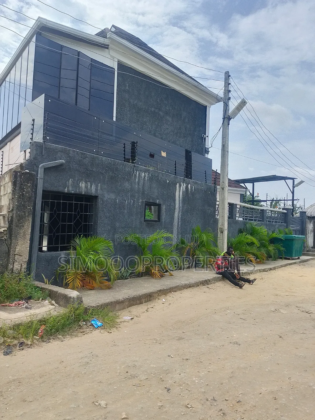 2bdrm Block of Flats in Lakowe for rent