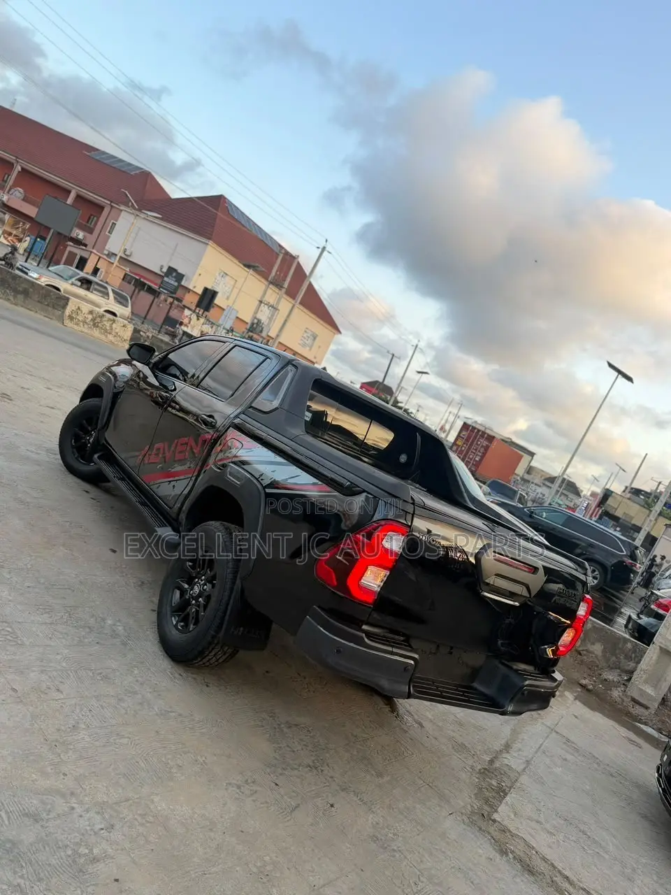 Toyota Hilux 2024 Black
