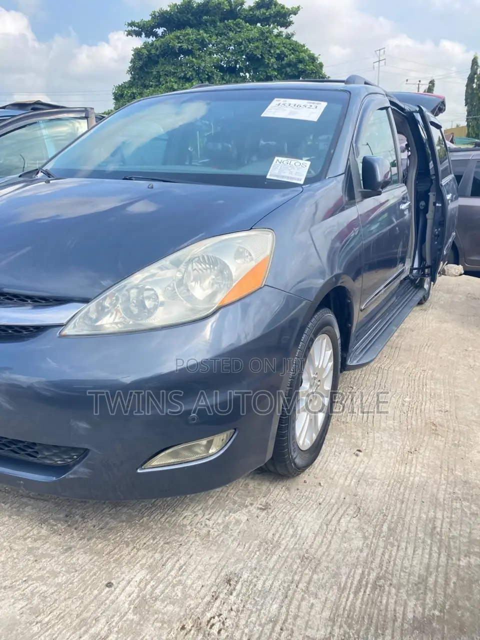 Toyota Sienna Limited 7 Passenger 2010 Gray