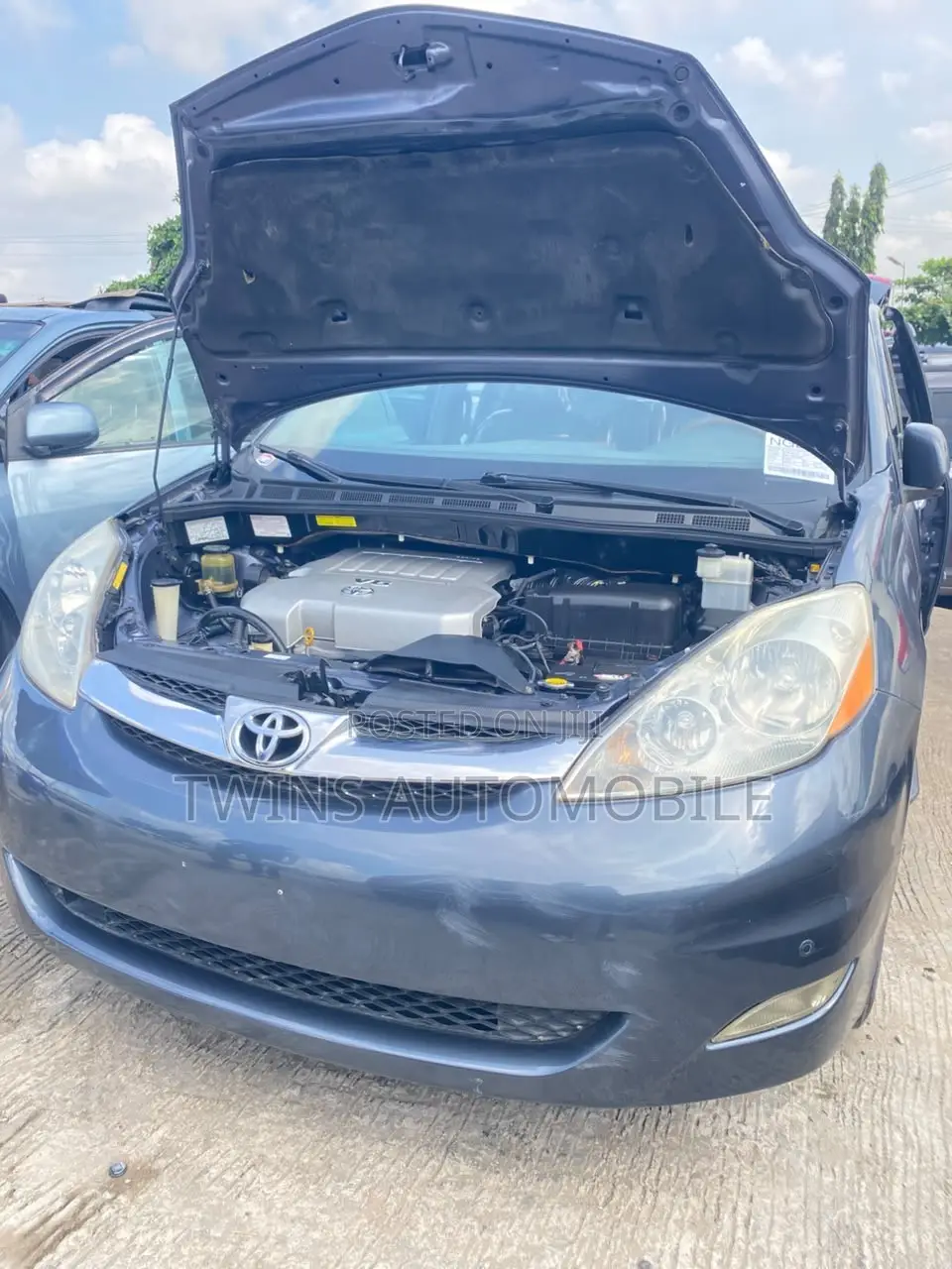 Toyota Sienna Limited 7 Passenger 2010 Gray