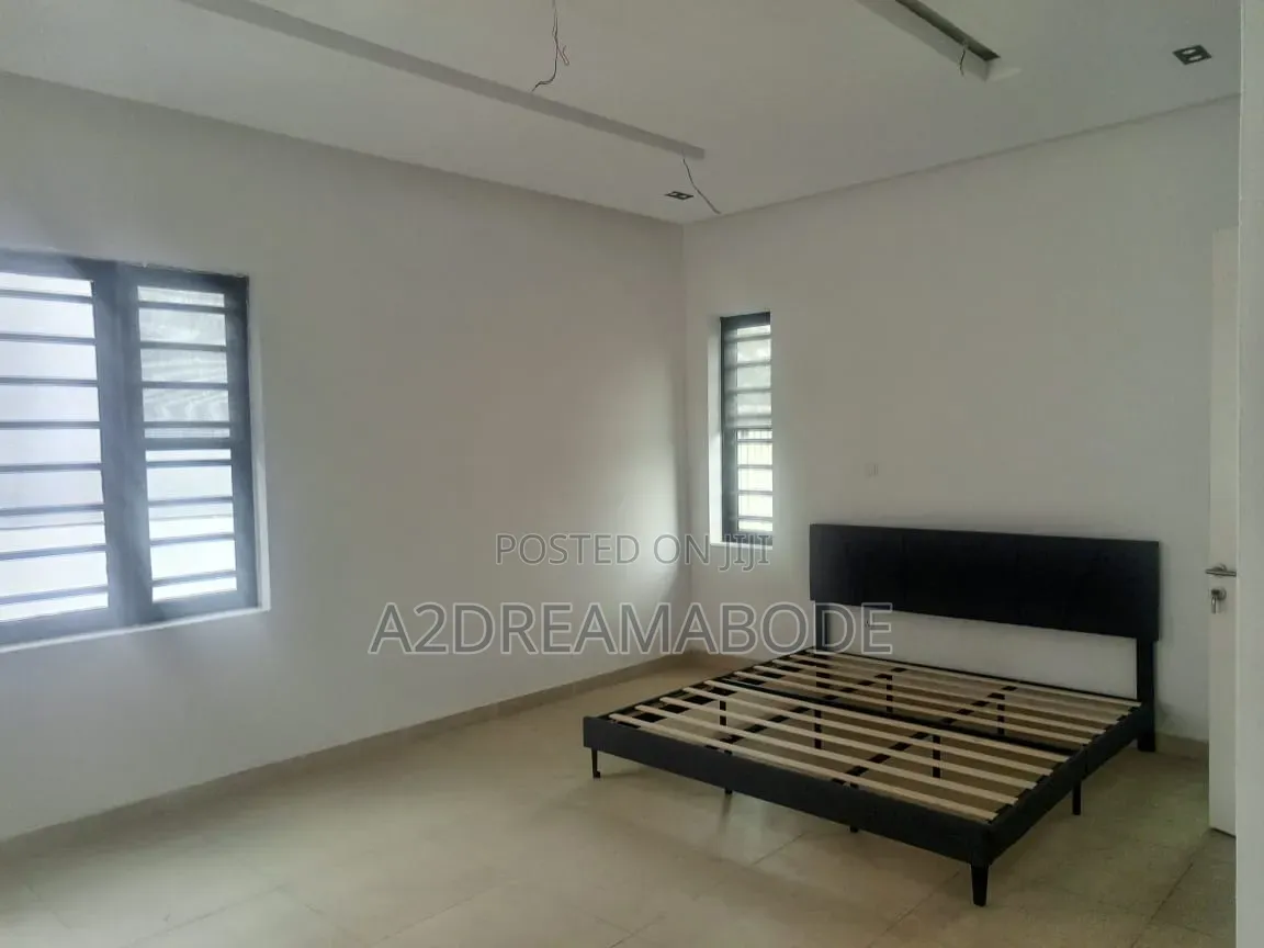 4bdrm Duplex in Ikeja Gra for rent