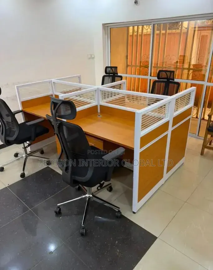 4 Seater Workstation