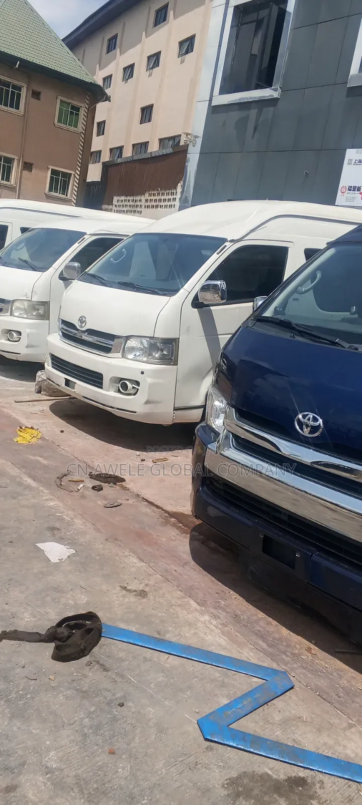 Toyota HiAce 2015 Blue