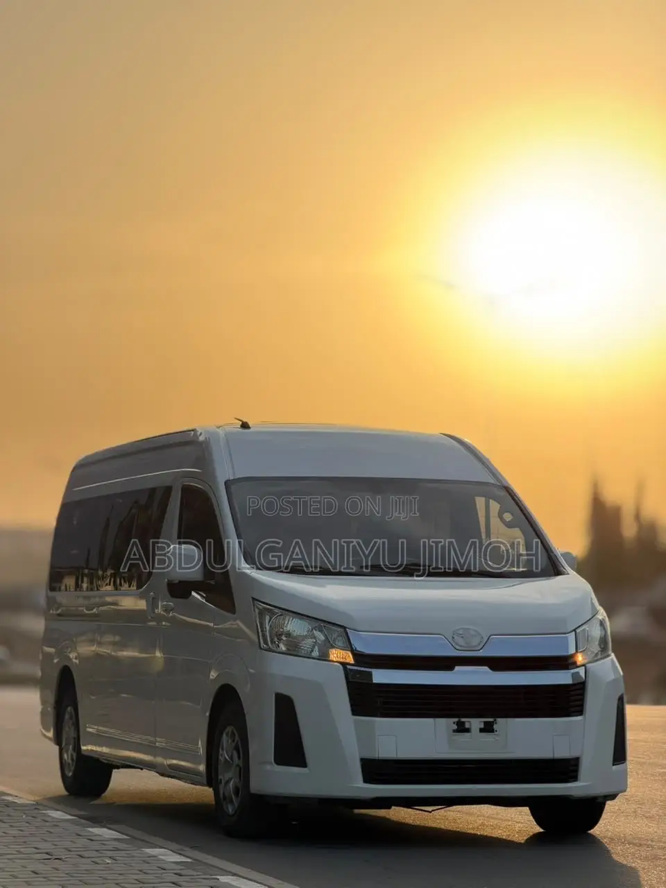 Toyota HiAce 2021 White