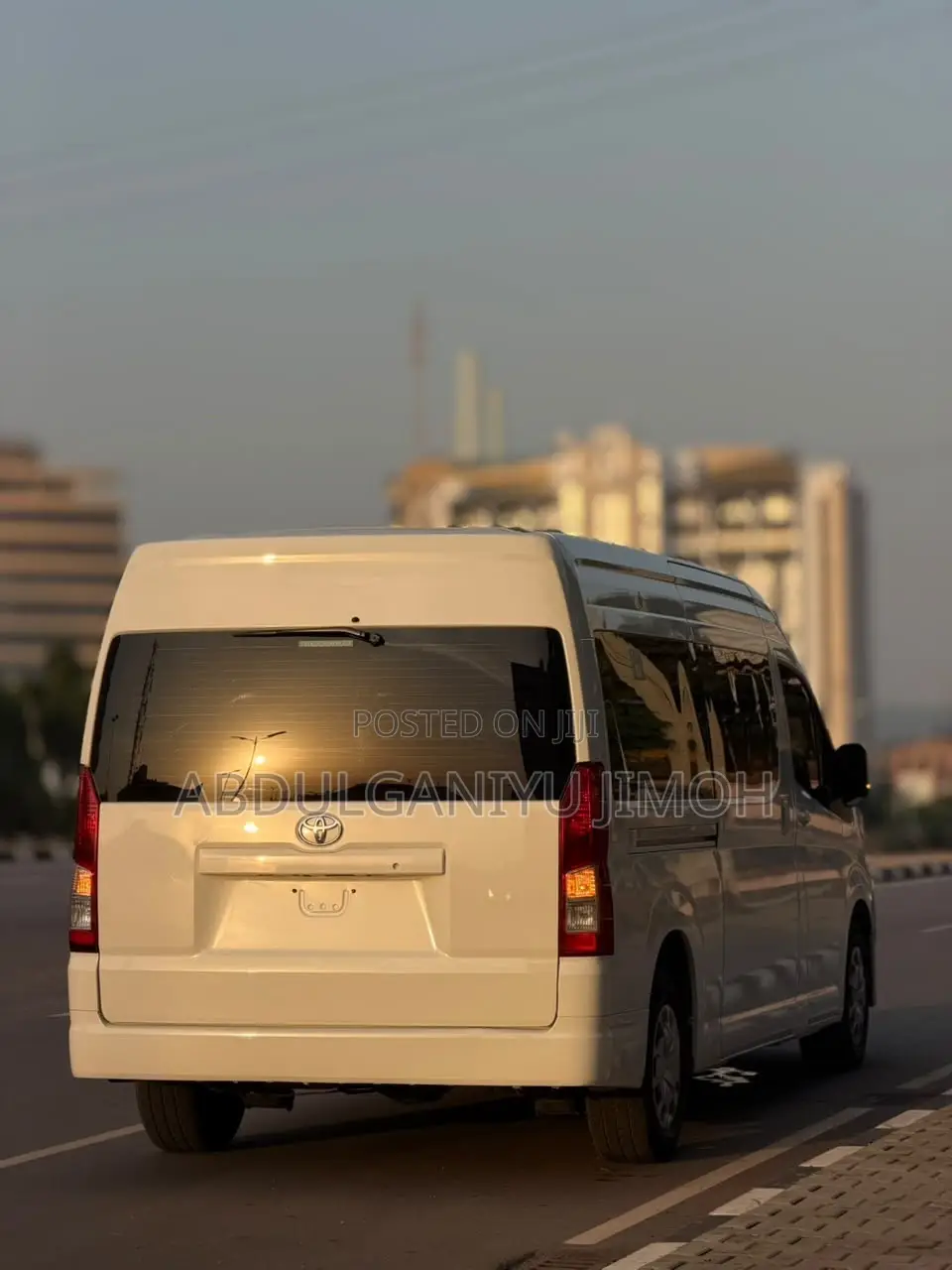 Toyota HiAce 2021 White