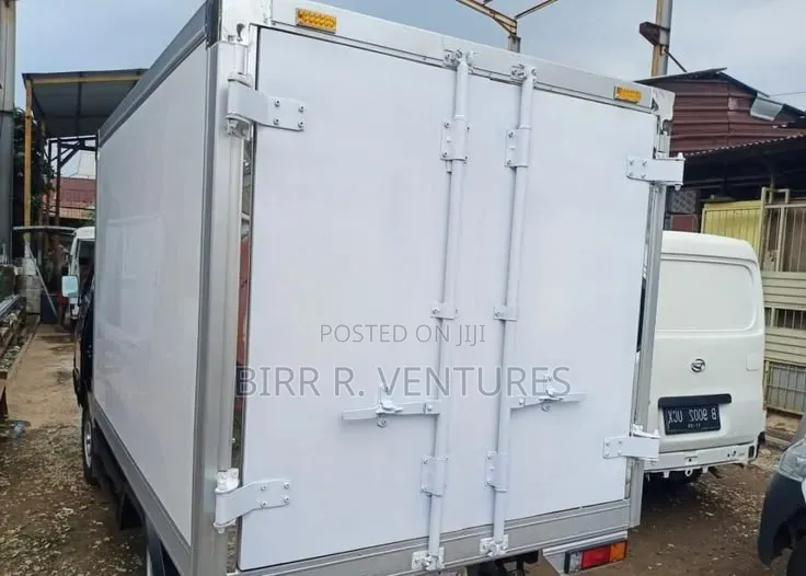 Truck for Residential Relocation Between Cities