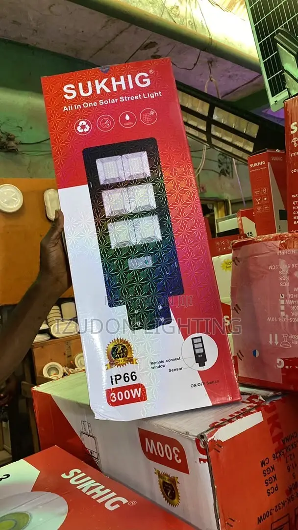 300watts Sukhlg Solar Street Light for Your Home