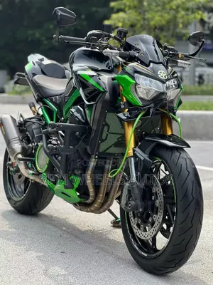 Kawasaki Z900RS 2022 Green