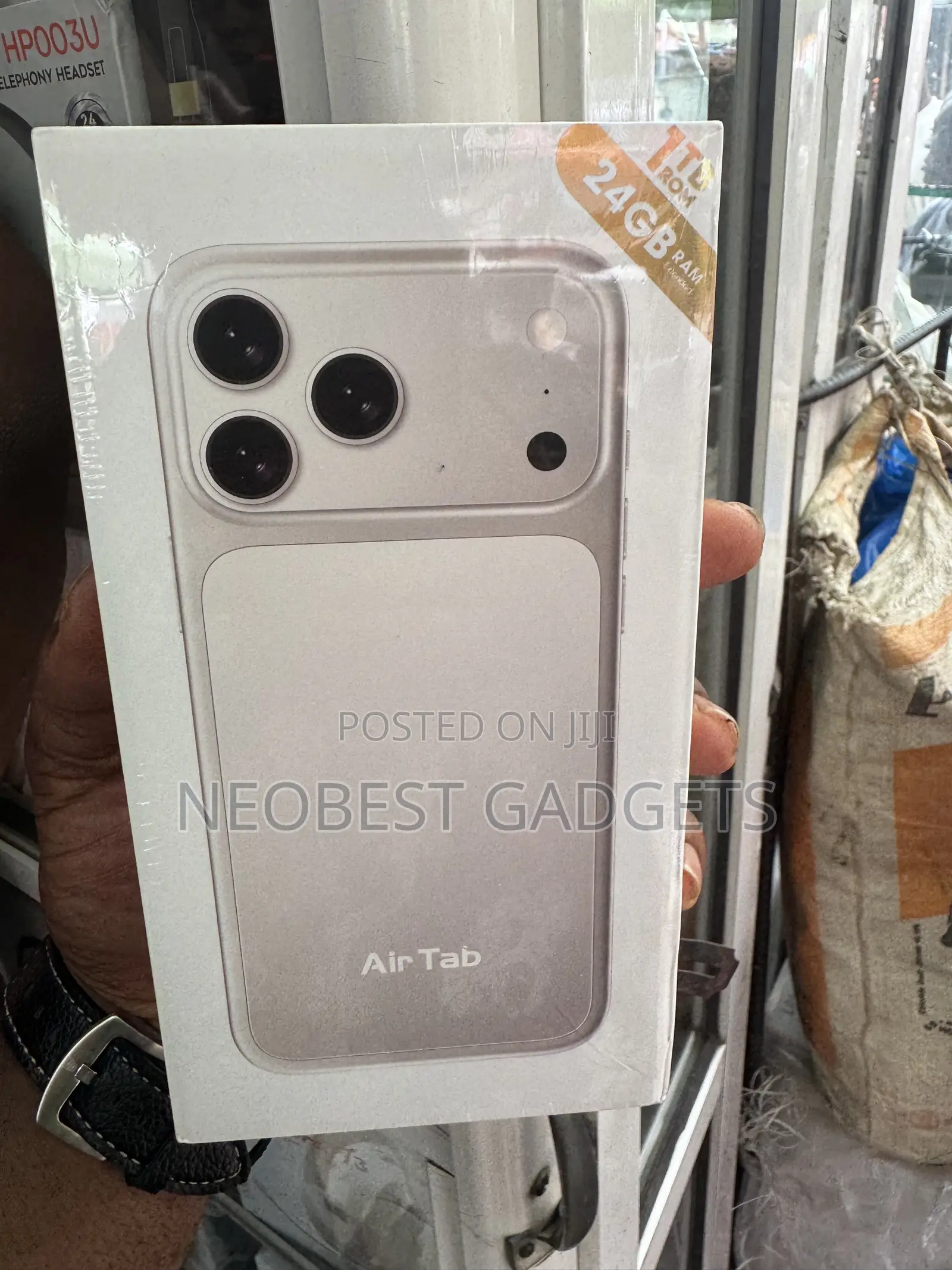 New AirTab 17 Pro Max 1 TB Silver