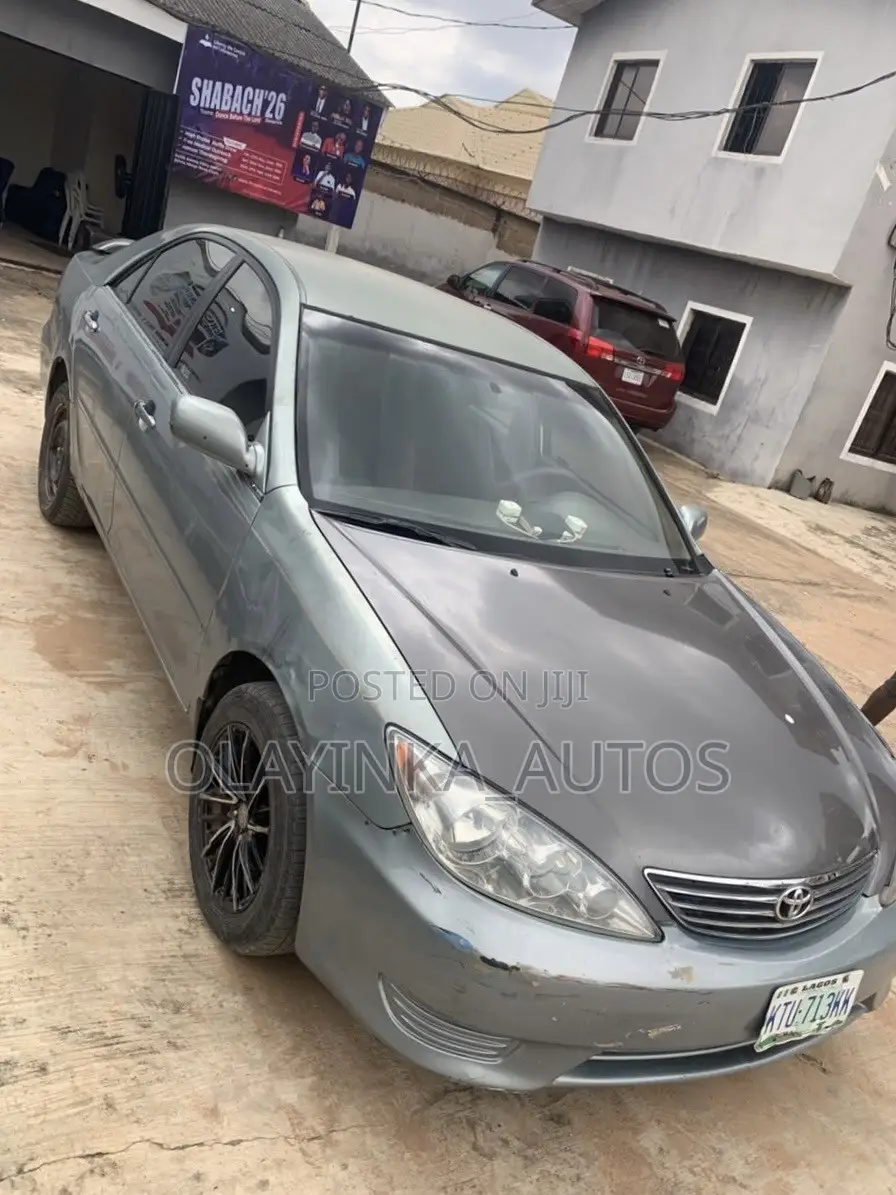 Toyota Camry LE 4dr Sedan (2.4L 4cyl 5A) 2005 Matt Black