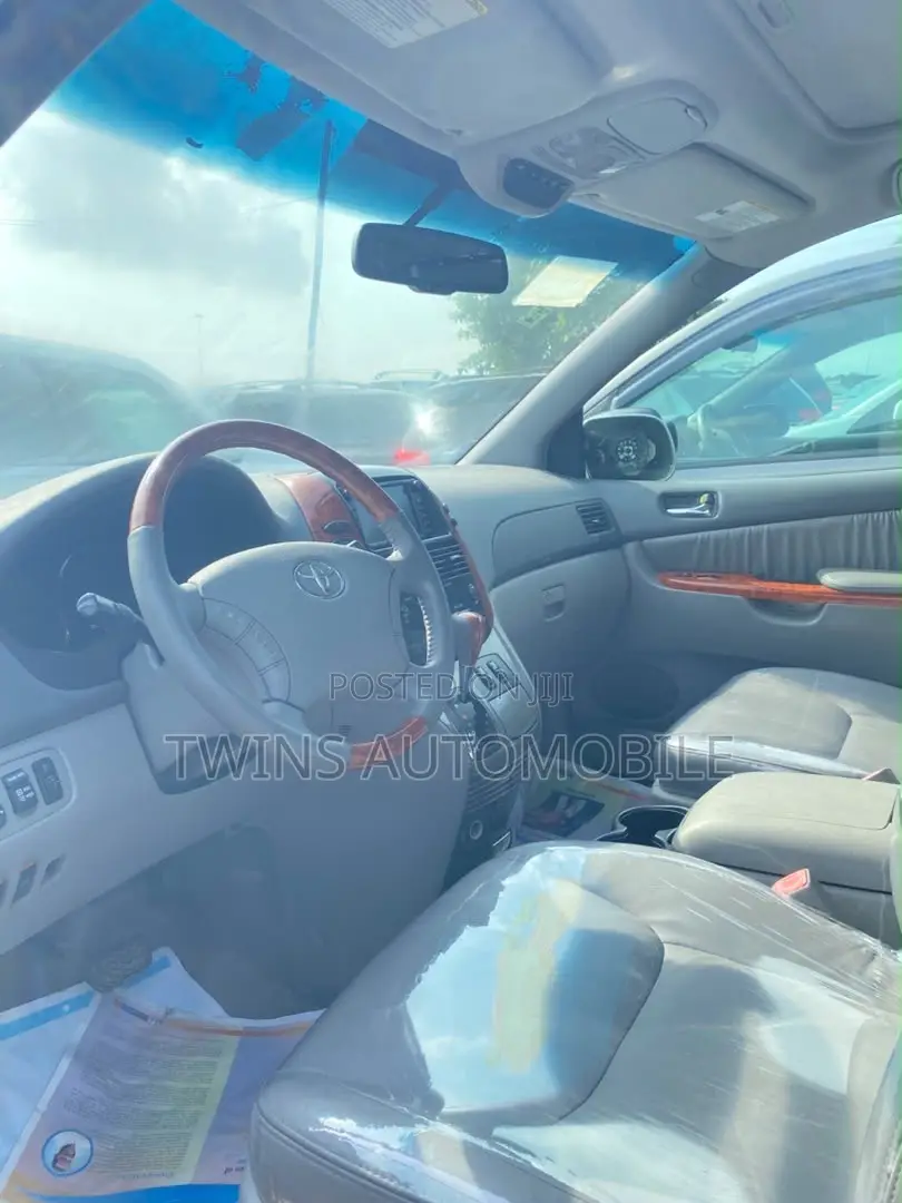 Toyota Sienna Limited 7 Passenger 2010 Silver