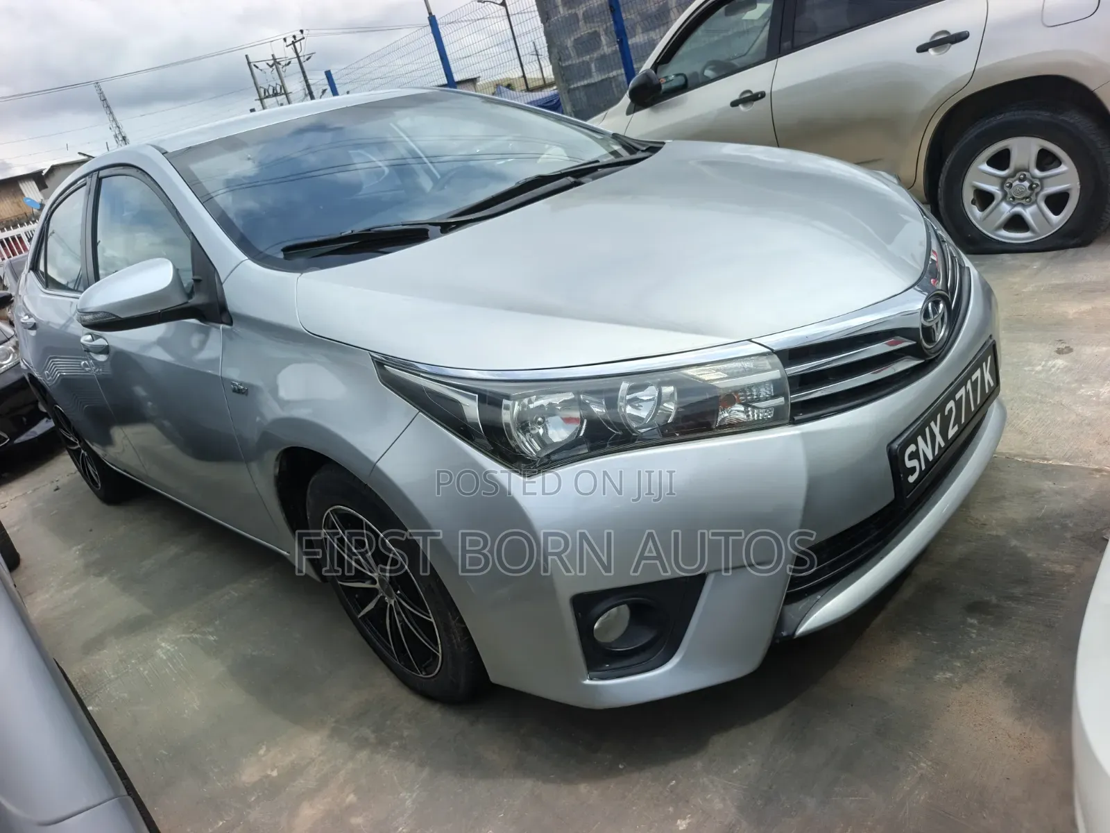 Toyota Corolla LE Plus 4dr Sedan (1.8L 4cyl CVT) 2015 Silver