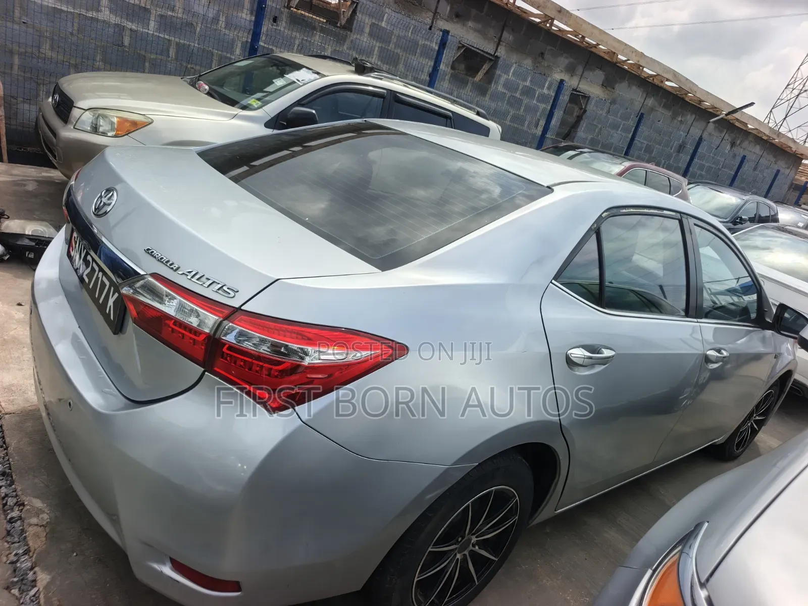 Toyota Corolla LE Plus 4dr Sedan (1.8L 4cyl CVT) 2015 Silver