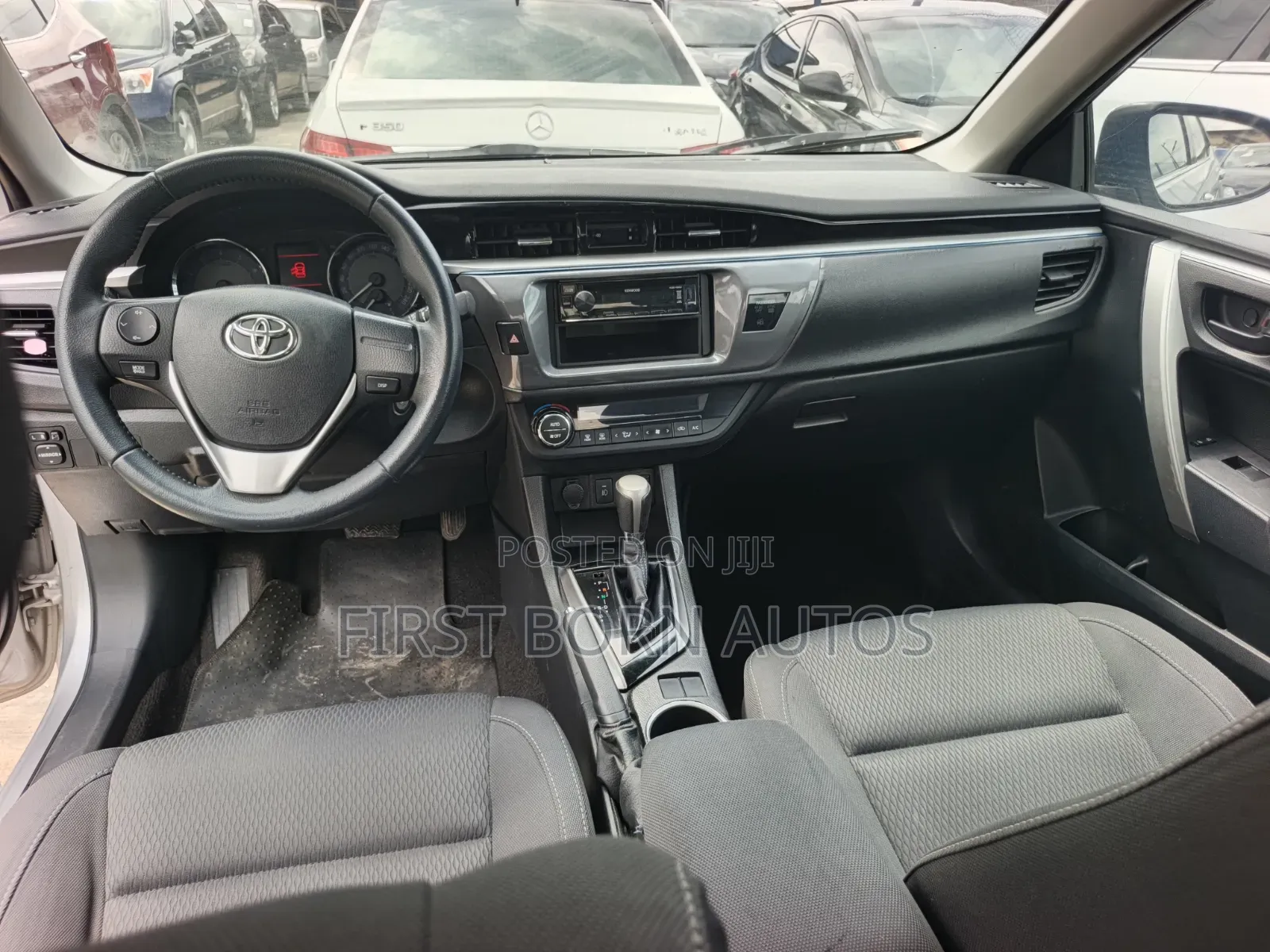 Toyota Corolla LE Plus 4dr Sedan (1.8L 4cyl CVT) 2015 Silver