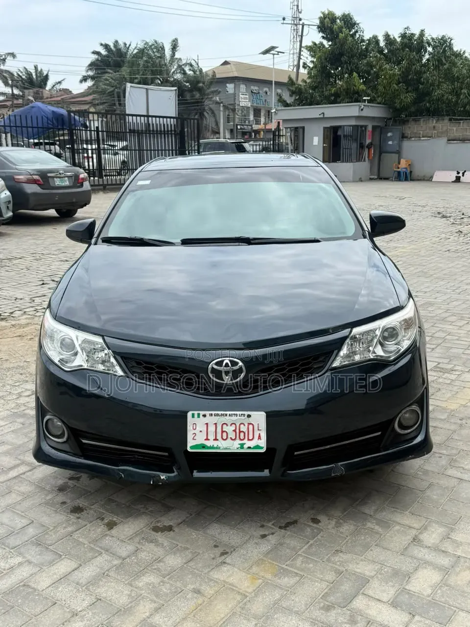 Toyota Camry SE 4dr Sedan (2.5L 4cyl 6A) 2013