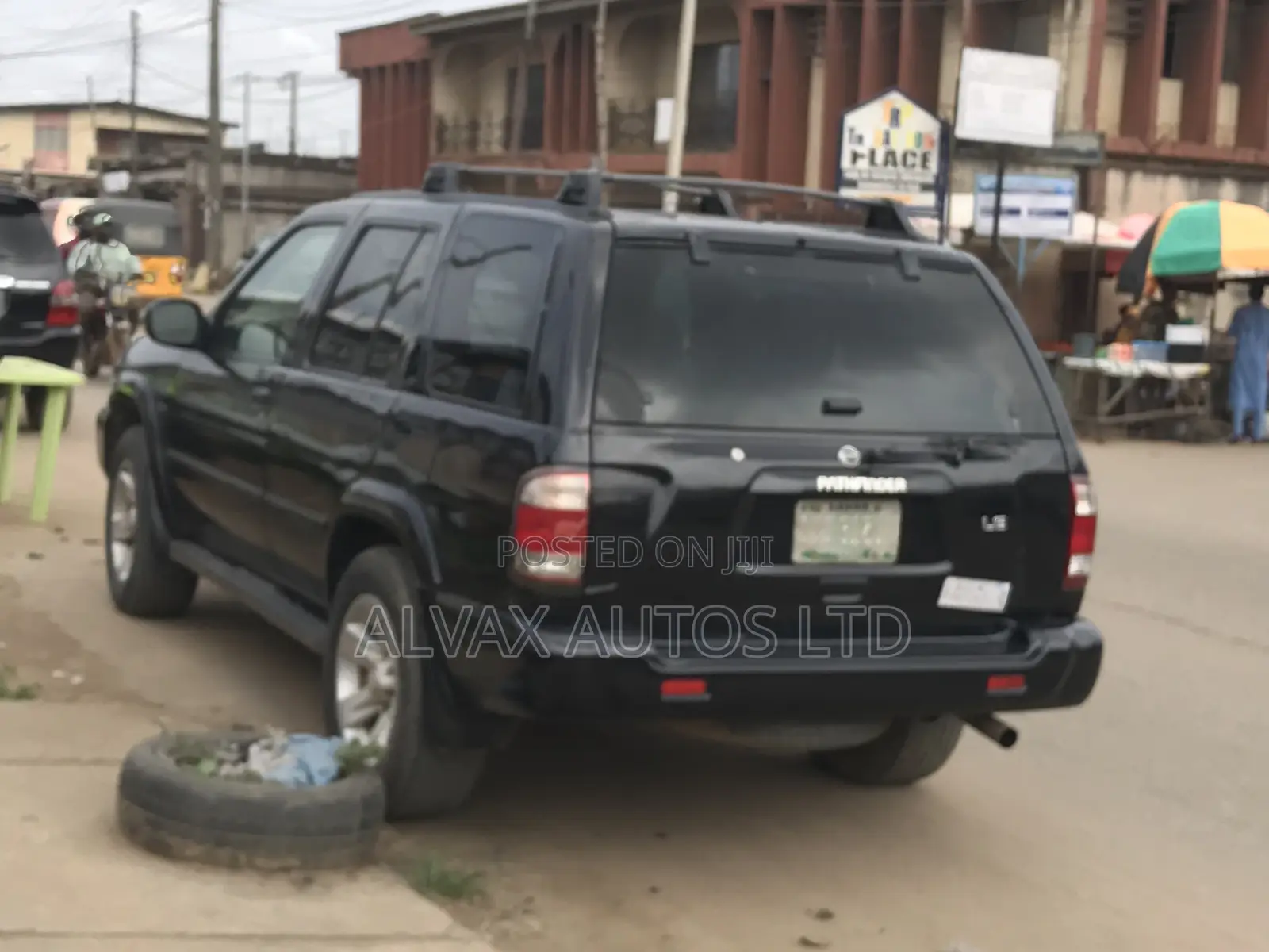 Nissan Pathfinder 2002 Black