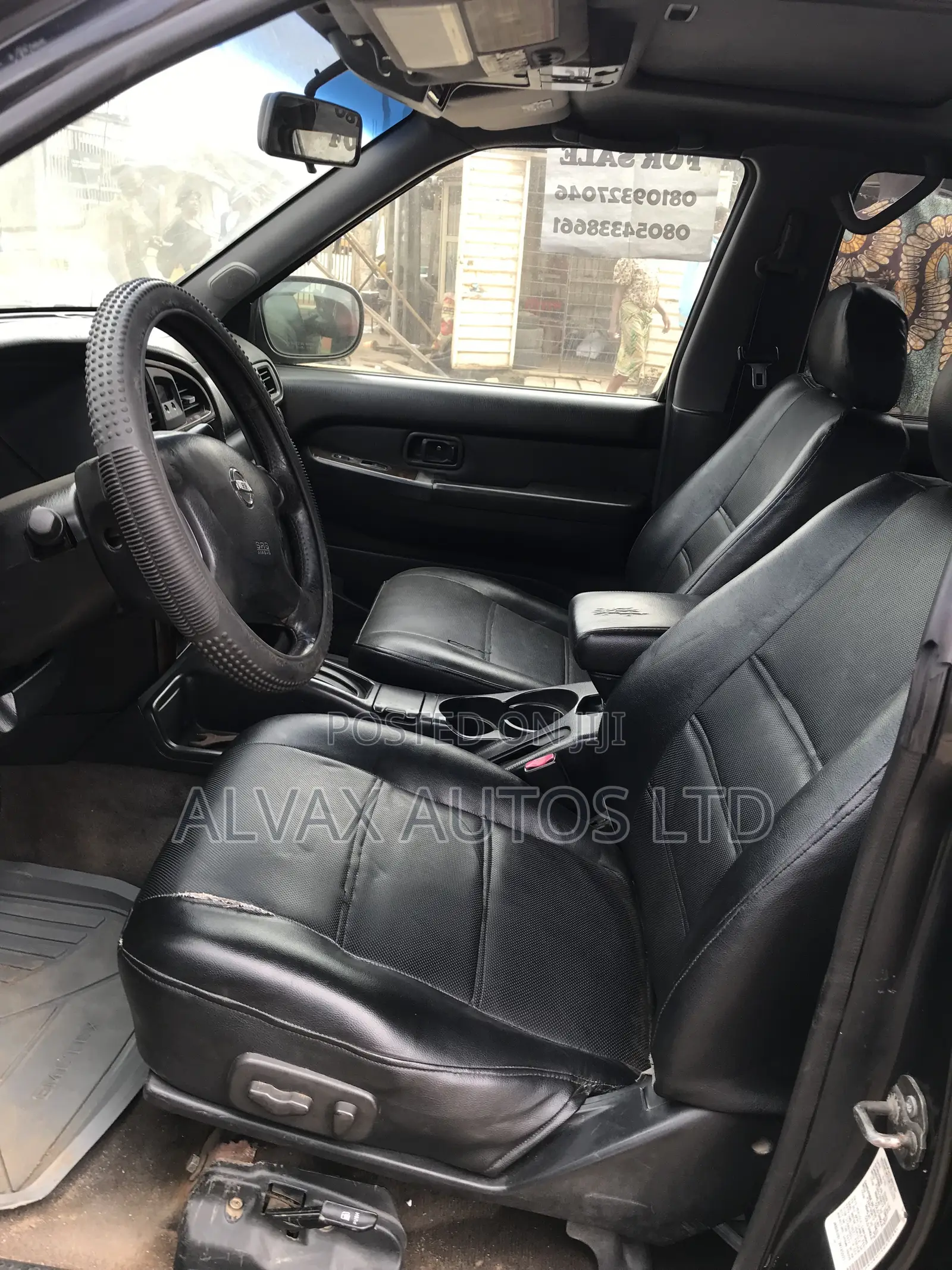 Nissan Pathfinder 2002 Black