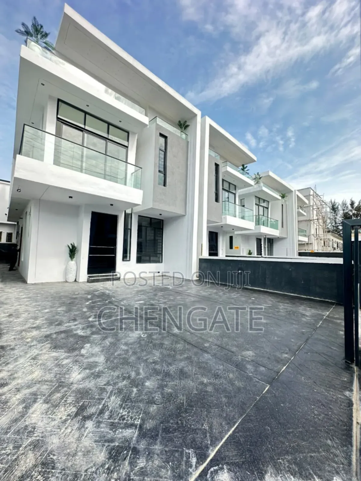 4bdrm Duplex in Ikota for sale