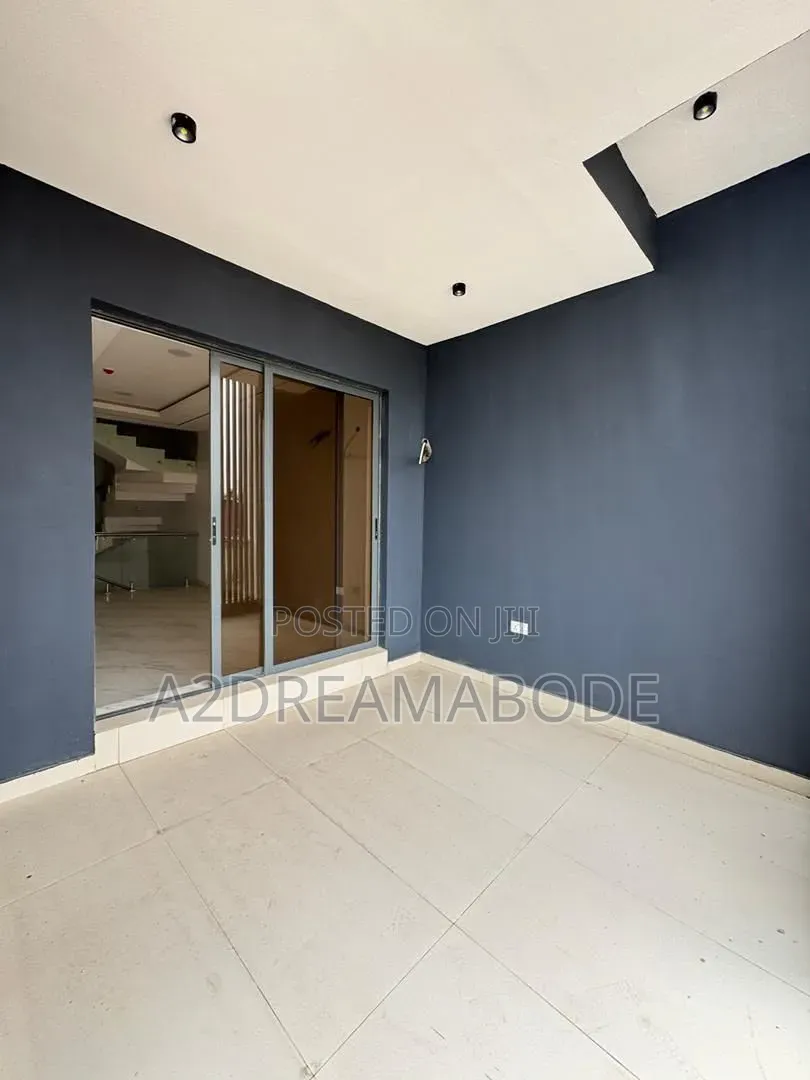 4bdrm Duplex in Ogudu Gra for sale