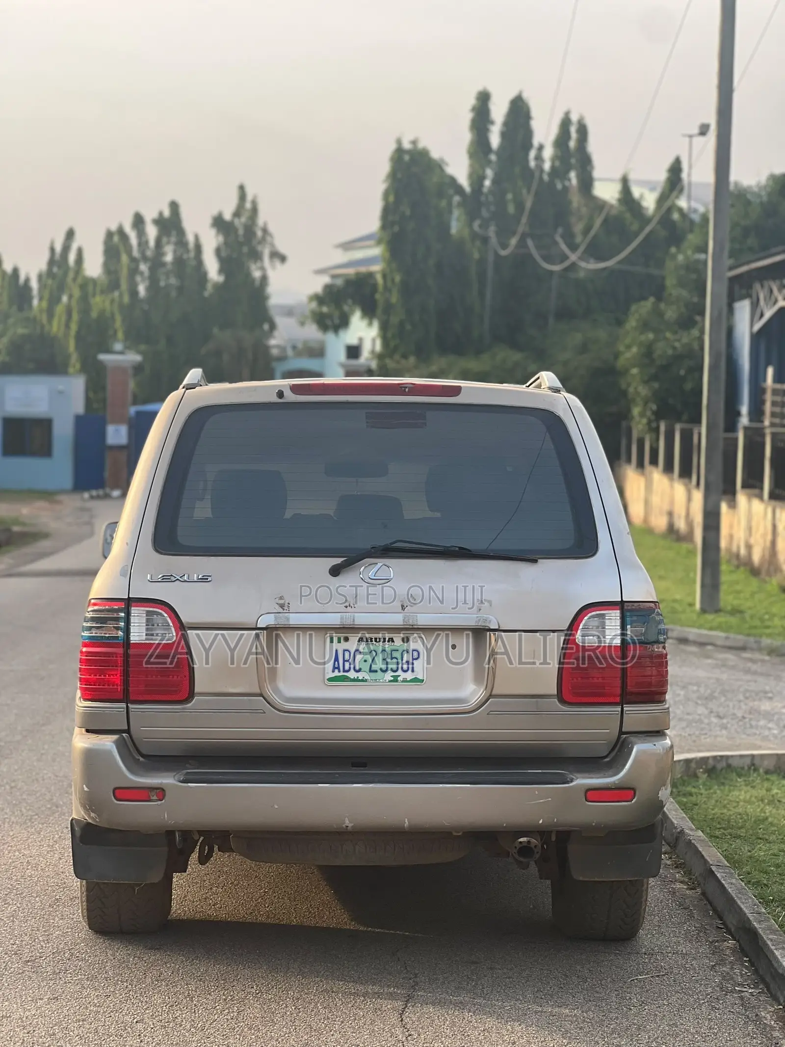 Lexus GX 470 Sport Utility 2005 Gold